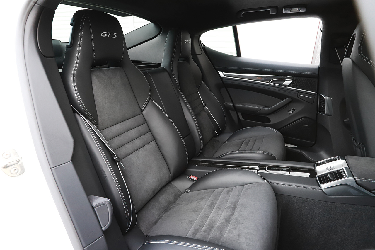 2015 Porsche PANAMERA null