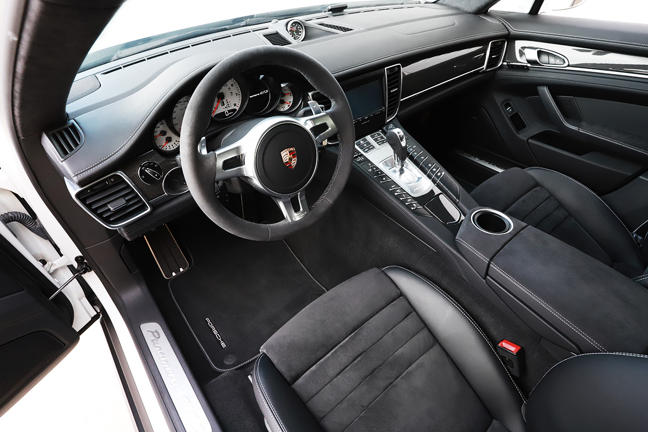 2015 Porsche PANAMERA null