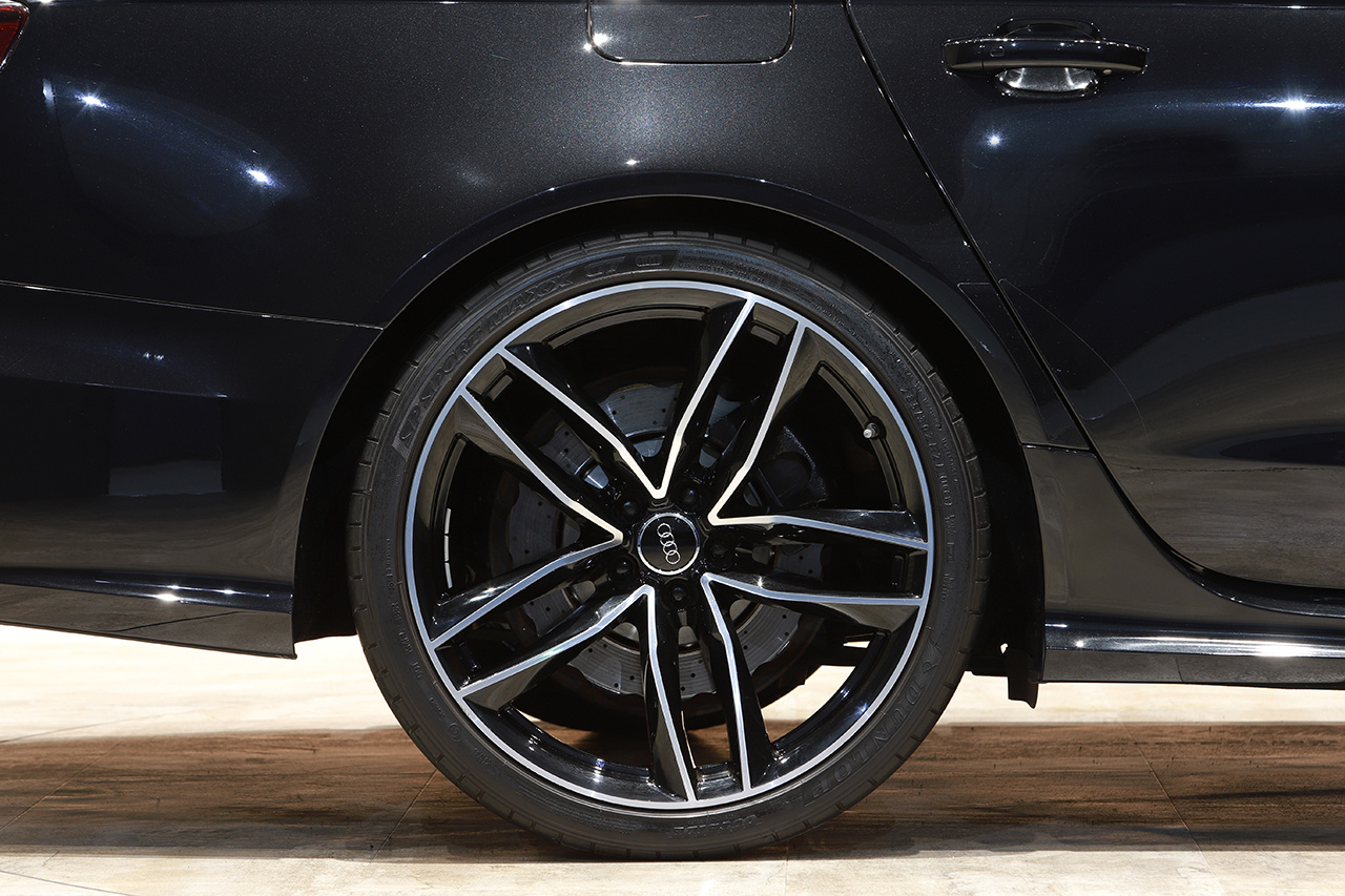 2014 Audi RS6 AVANT null