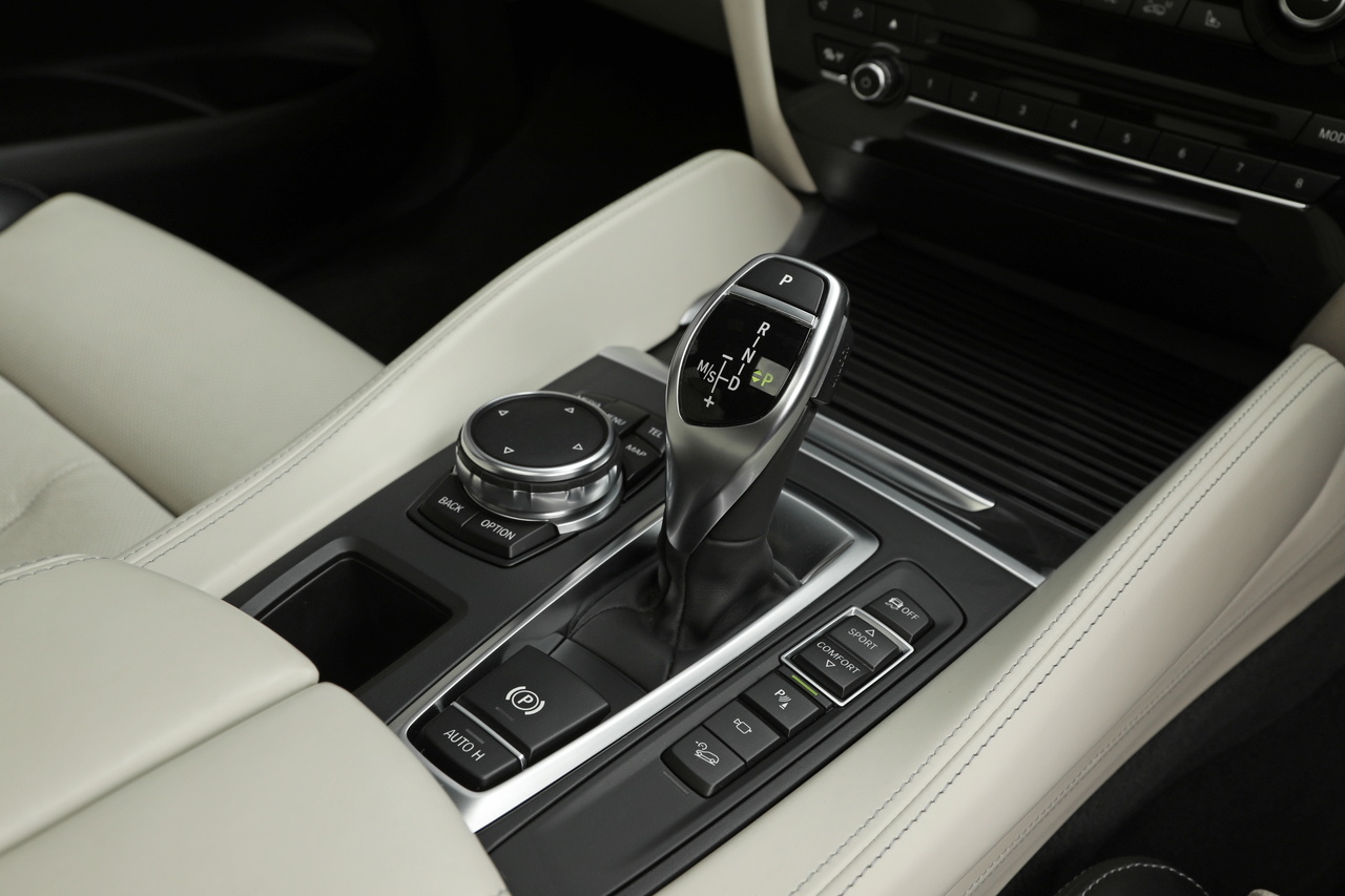 2016 BMW X6 xDrive 35i M Sports 4WD
