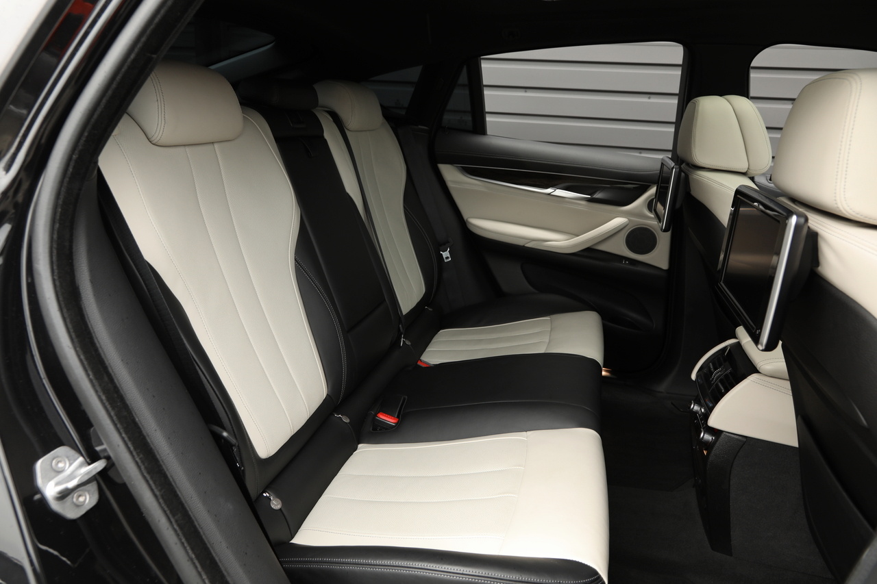 2016 BMW X6 xDrive 35i M Sports 4WD