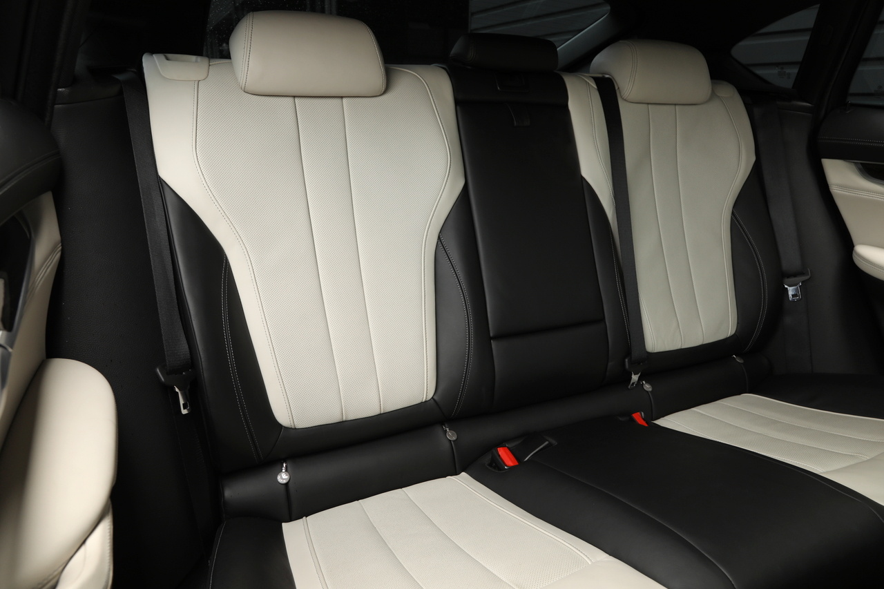 2016 BMW X6 xDrive 35i M Sports 4WD