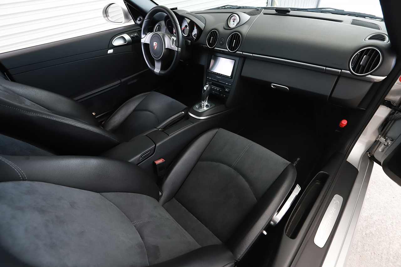 2010 Porsche CAYMAN null