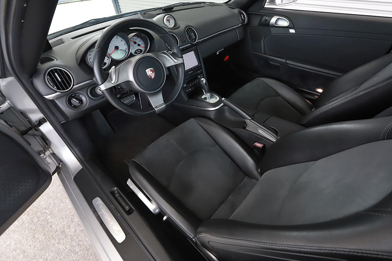 2010 Porsche CAYMAN null
