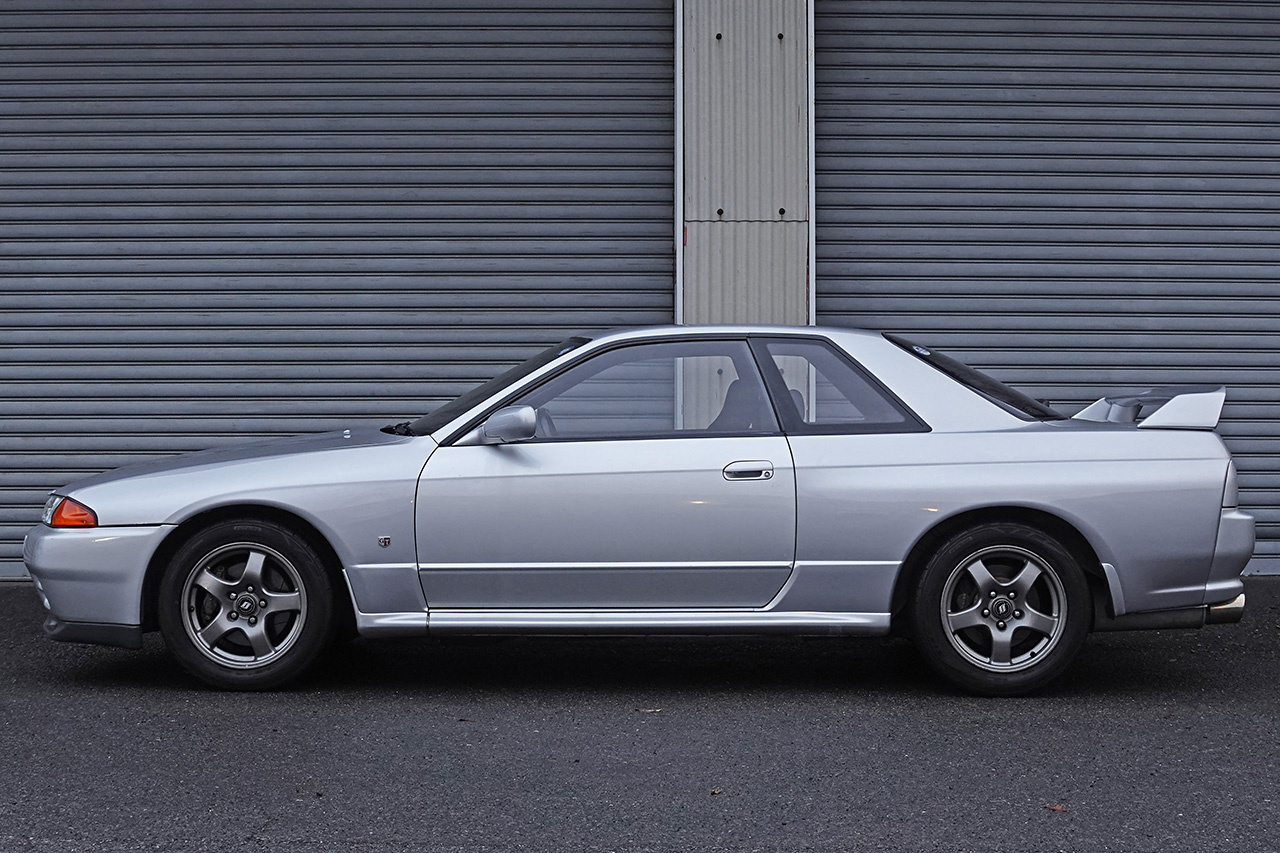 1994 Nissan SKYLINE GT-R BNR32 R32 GT-R, NISMO Muffler, NISMO Tower bar