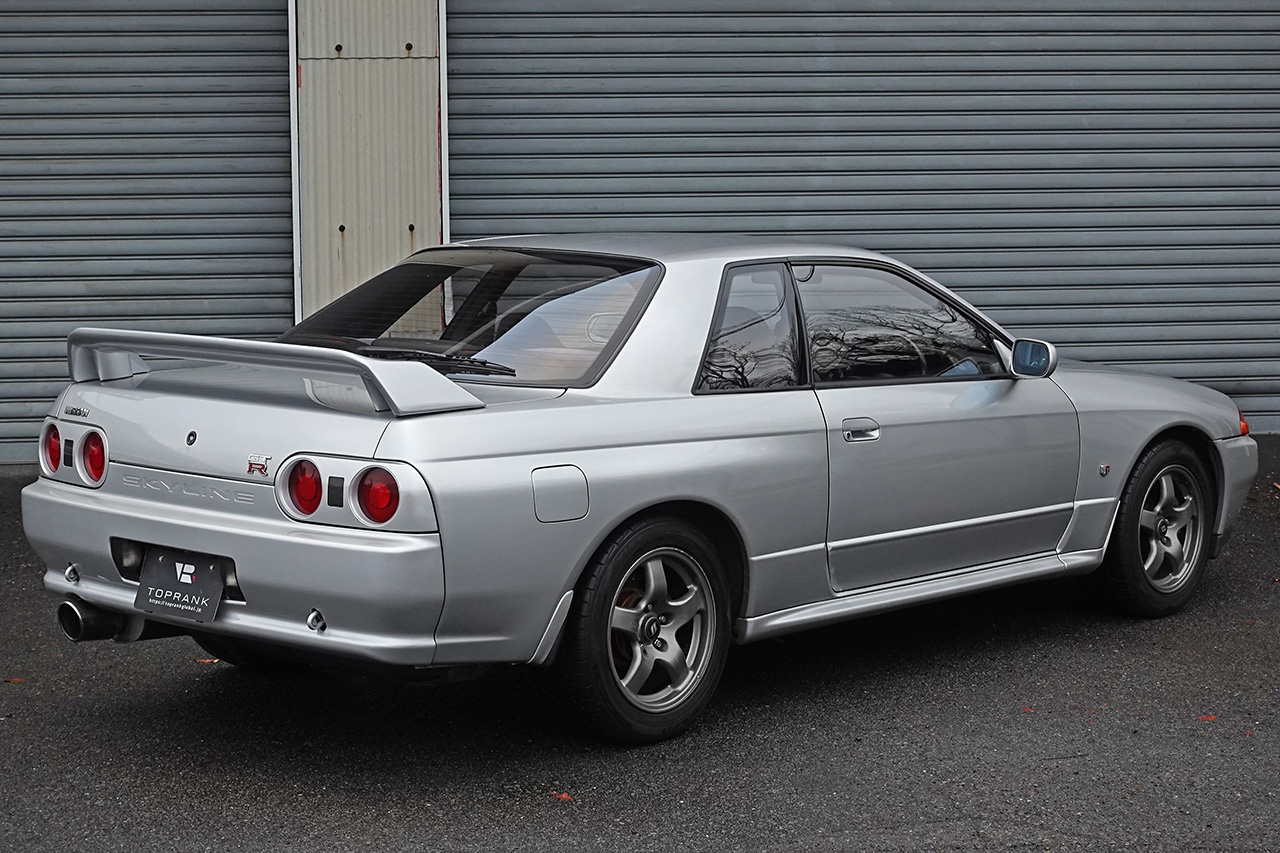 1994 Nissan SKYLINE GT-R BNR32 R32 GT-R, NISMO Muffler, NISMO Tower bar