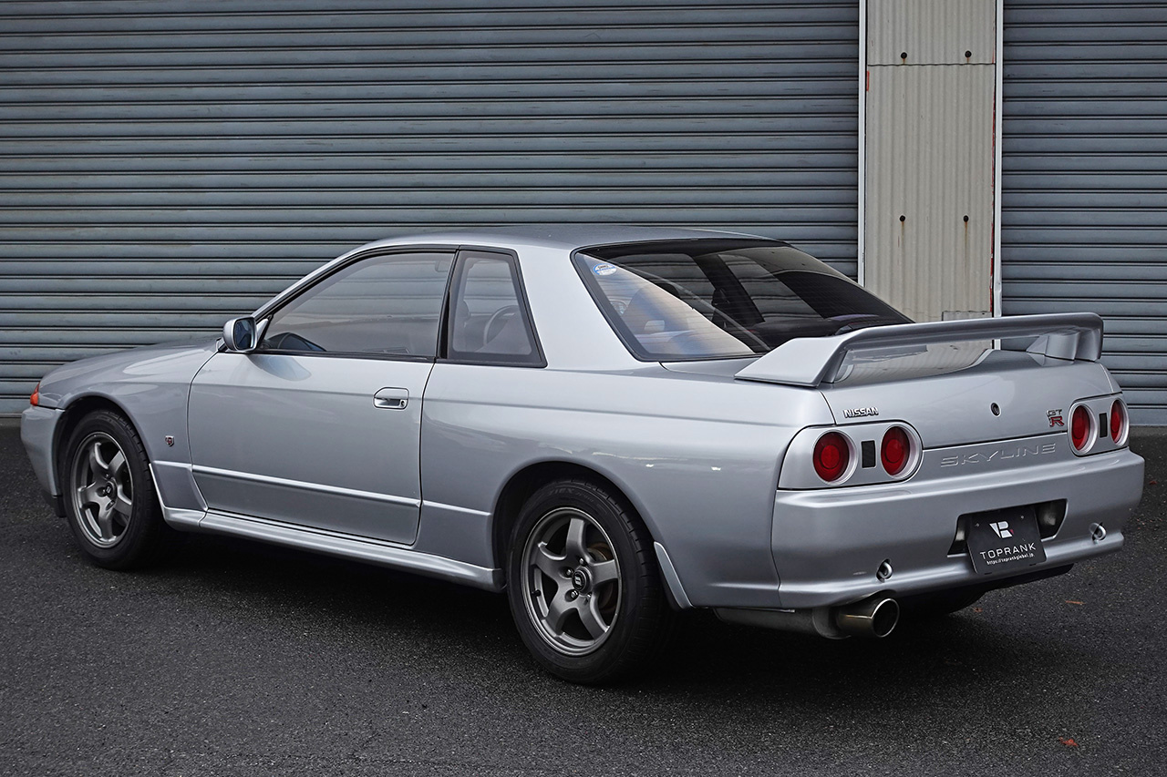 1994 Nissan SKYLINE GT-R BNR32 R32 GT-R, NISMO Muffler, NISMO Tower bar