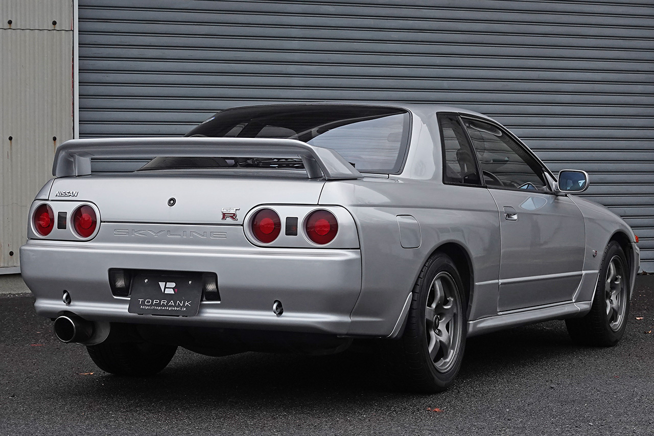 1994 Nissan SKYLINE GT-R BNR32 R32 GT-R, NISMO Muffler, NISMO Tower bar