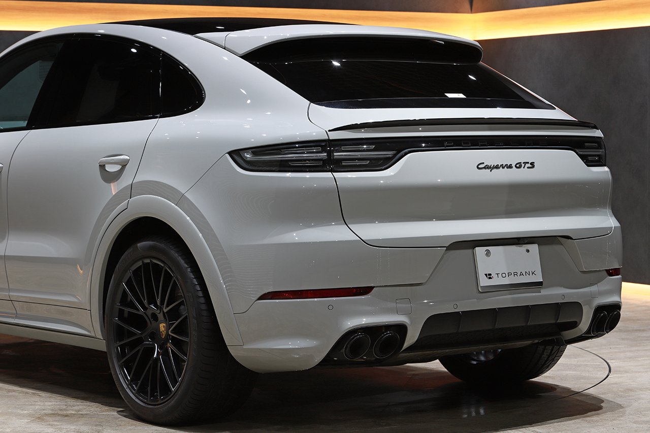 2021 Porsche CAYENNE null