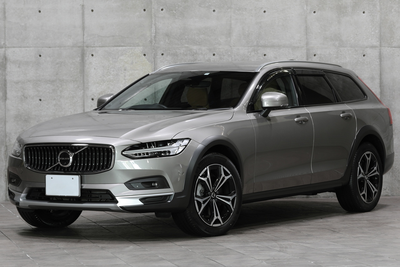 2022 Volvo V90 null