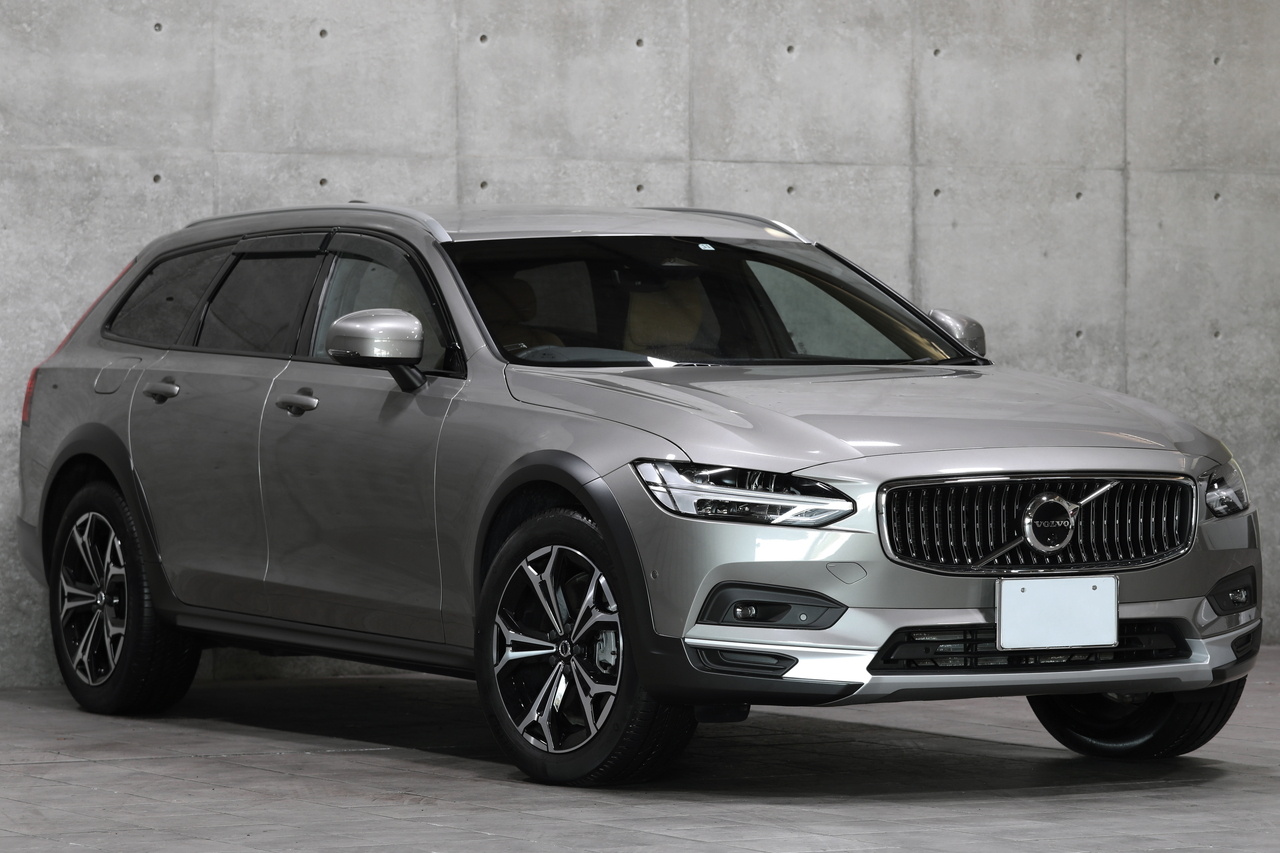 2022 Volvo V90 null