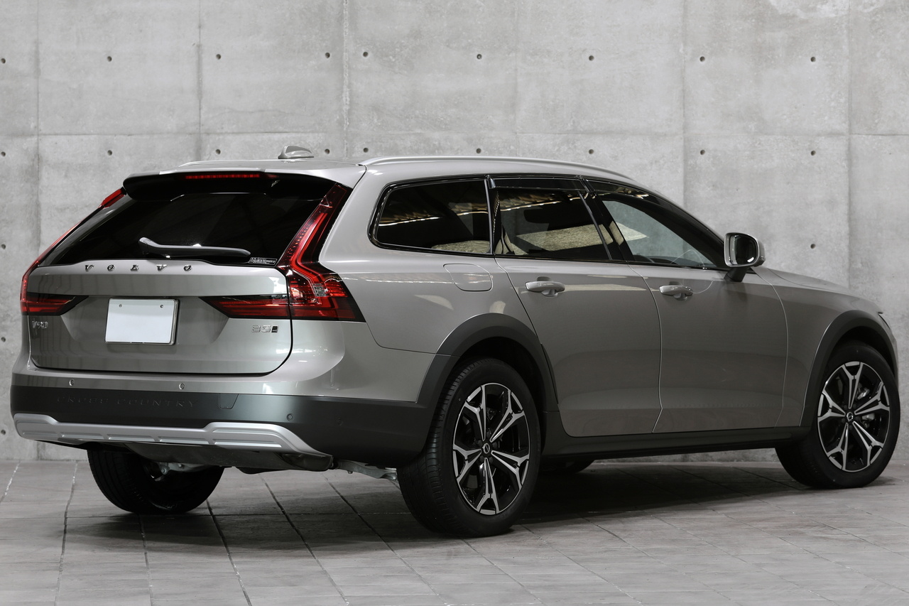 2022 Volvo V90 null