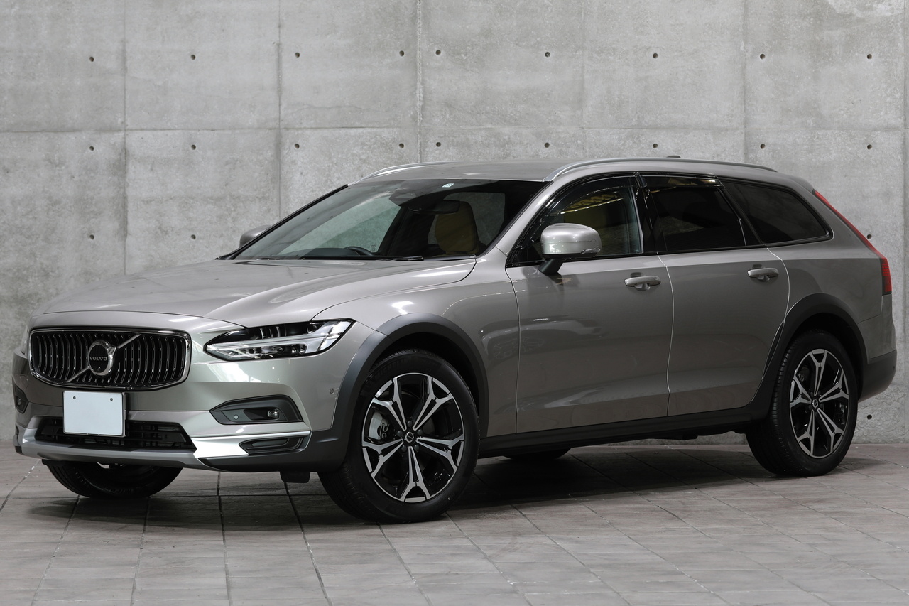 2022 Volvo V90 null