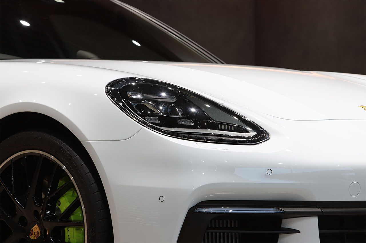 2018 Porsche PANAMERA null