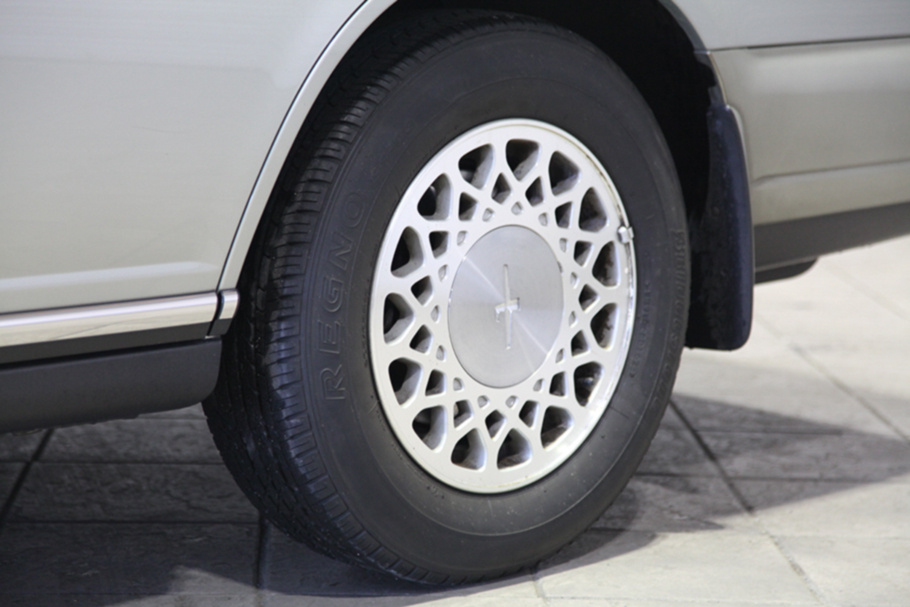 1992 Nissan GLORIA 