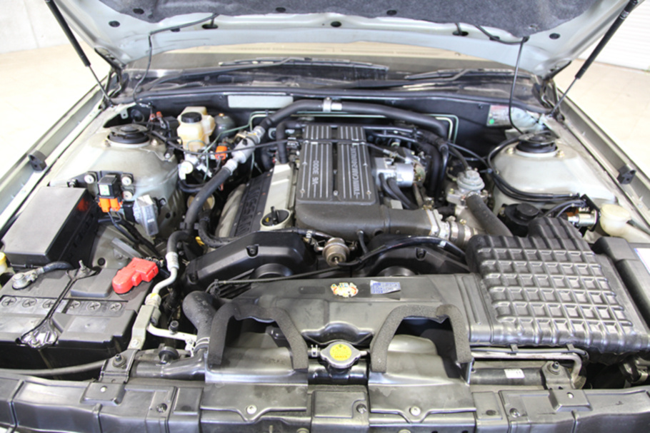 1992 Nissan GLORIA 