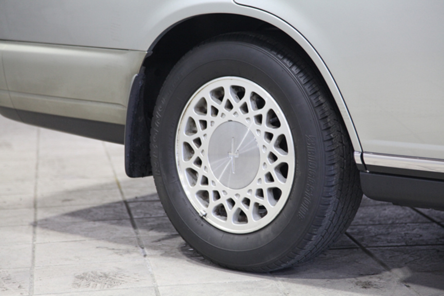 1992 Nissan GLORIA 