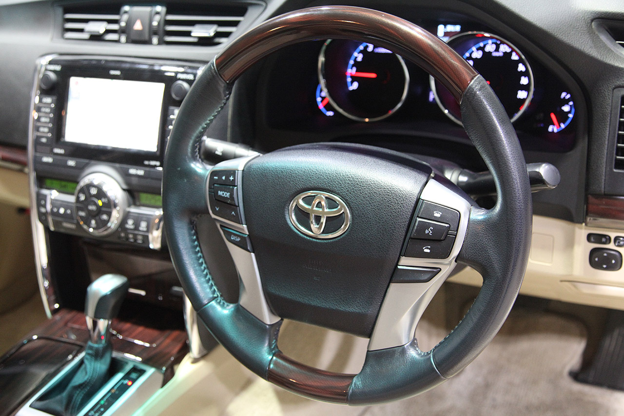 2011 Toyota MARK X 