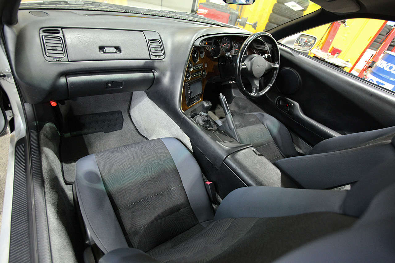 1993 Toyota SUPRA 3.0L Twin Turbo with 6MT, Aragosta Coilover etc. 