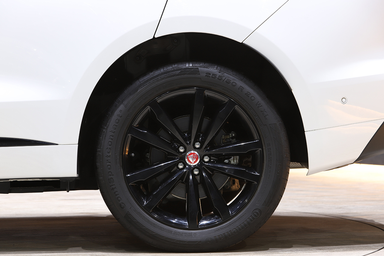 2017 Jaguar F-PACE null