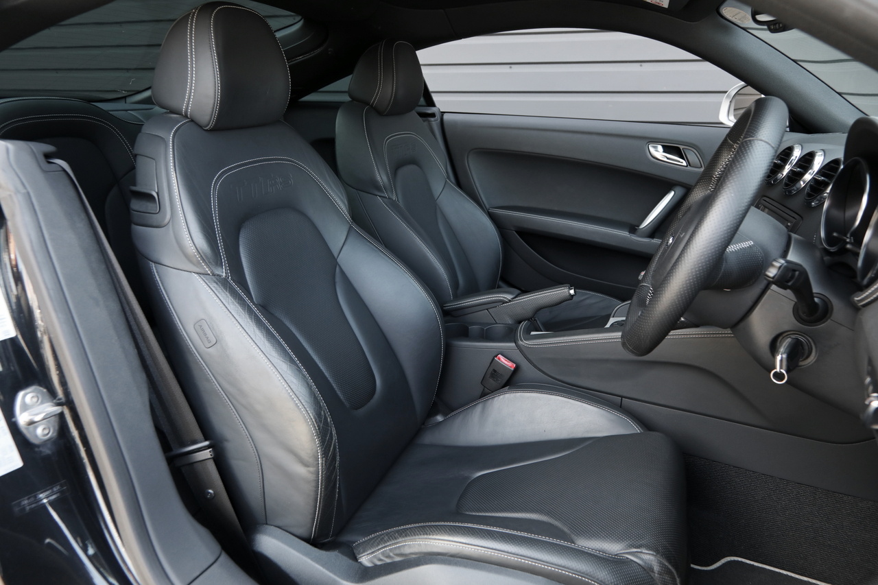2010 Audi TT RS COUPE null