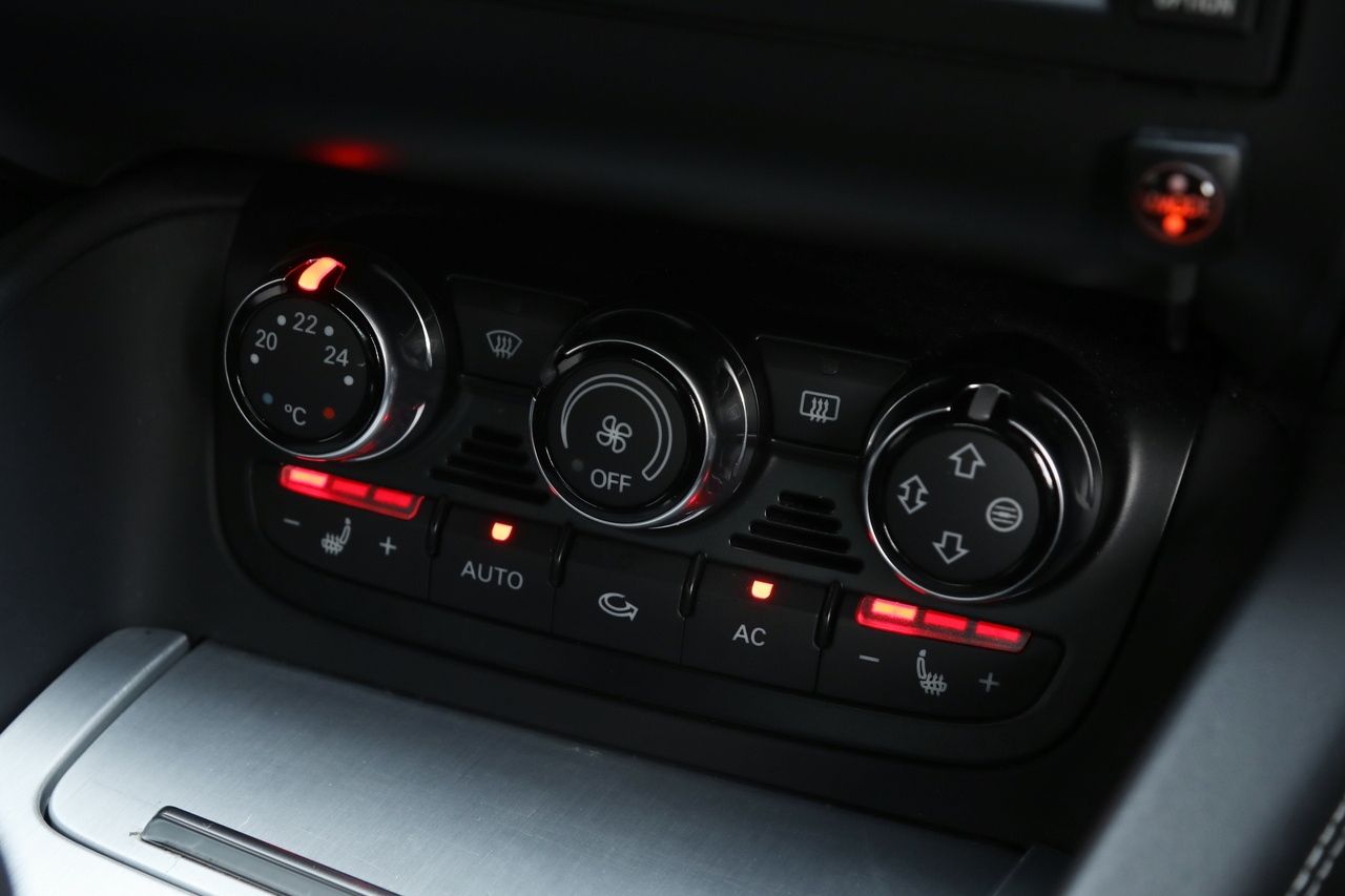 2010 Audi TT RS COUPE null