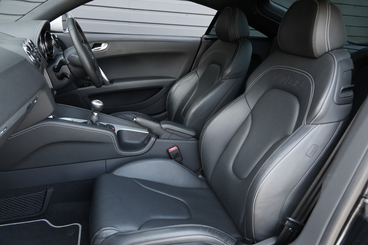 2010 Audi TT RS COUPE null