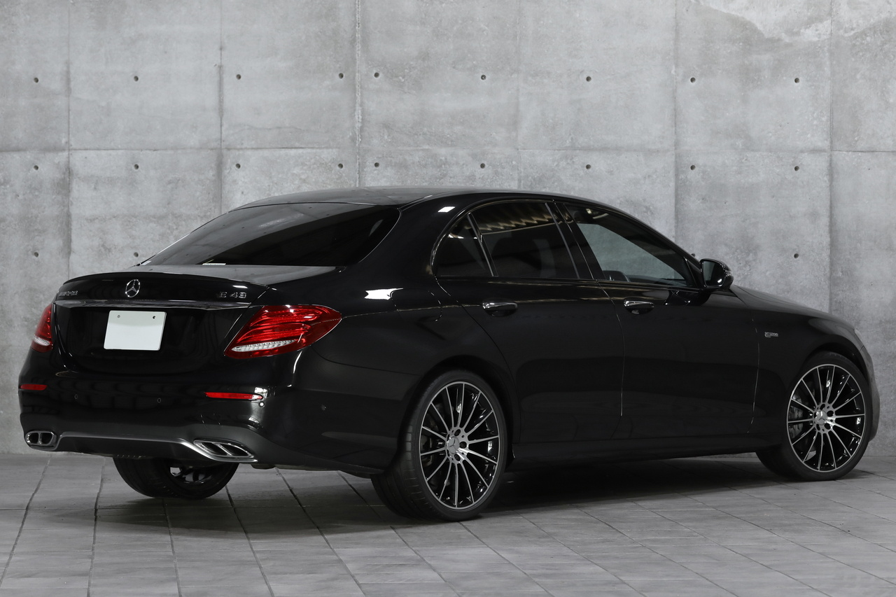 2017 Mercedes-AMG E CLASS null