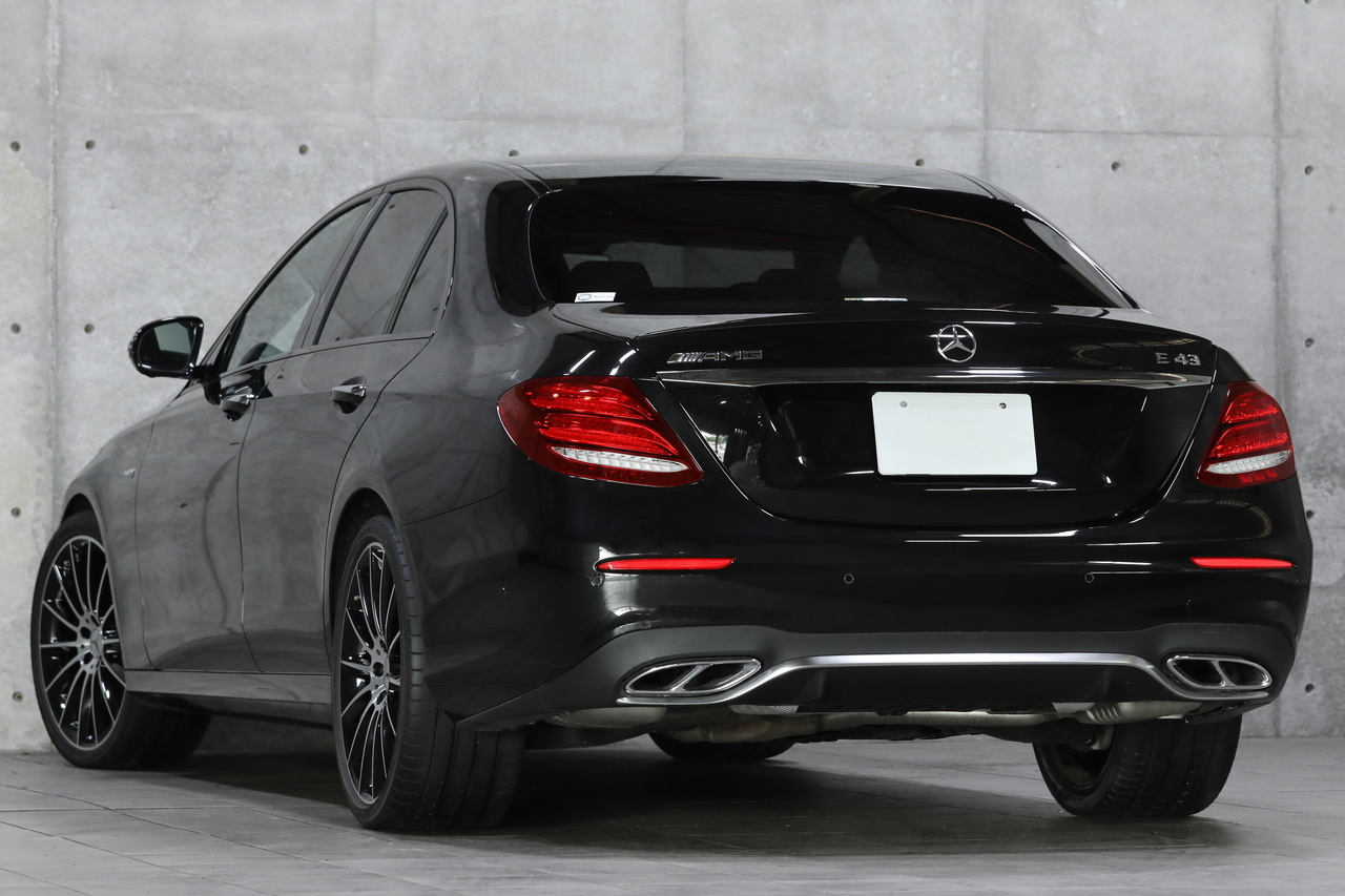 2017 Mercedes-AMG E CLASS null