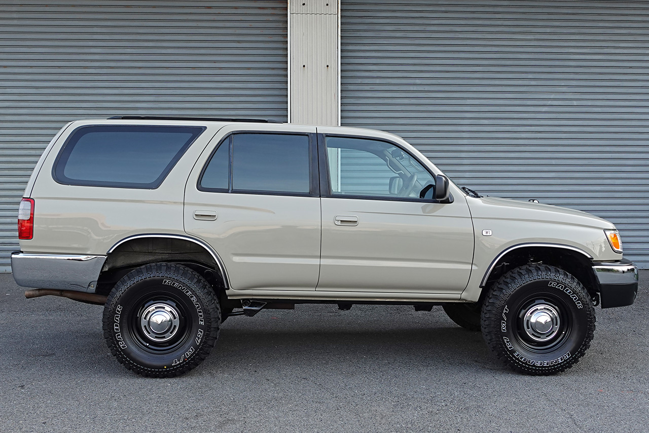 2000 Toyota HILUX SURF SSR-X, US 4Runner Syle, Toyota Grill, Manual Transmission, 2 Inch Lift up