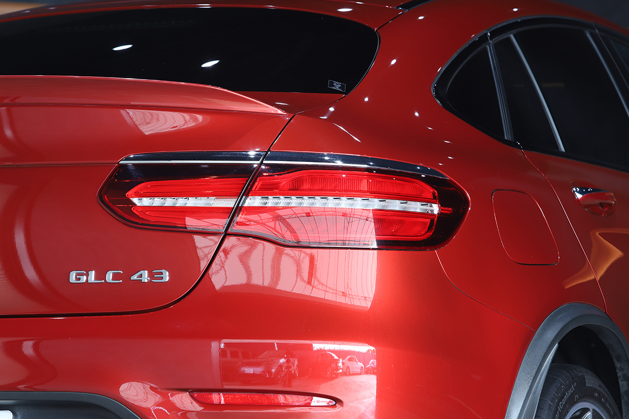 2017 Mercedes-AMG glc-class null