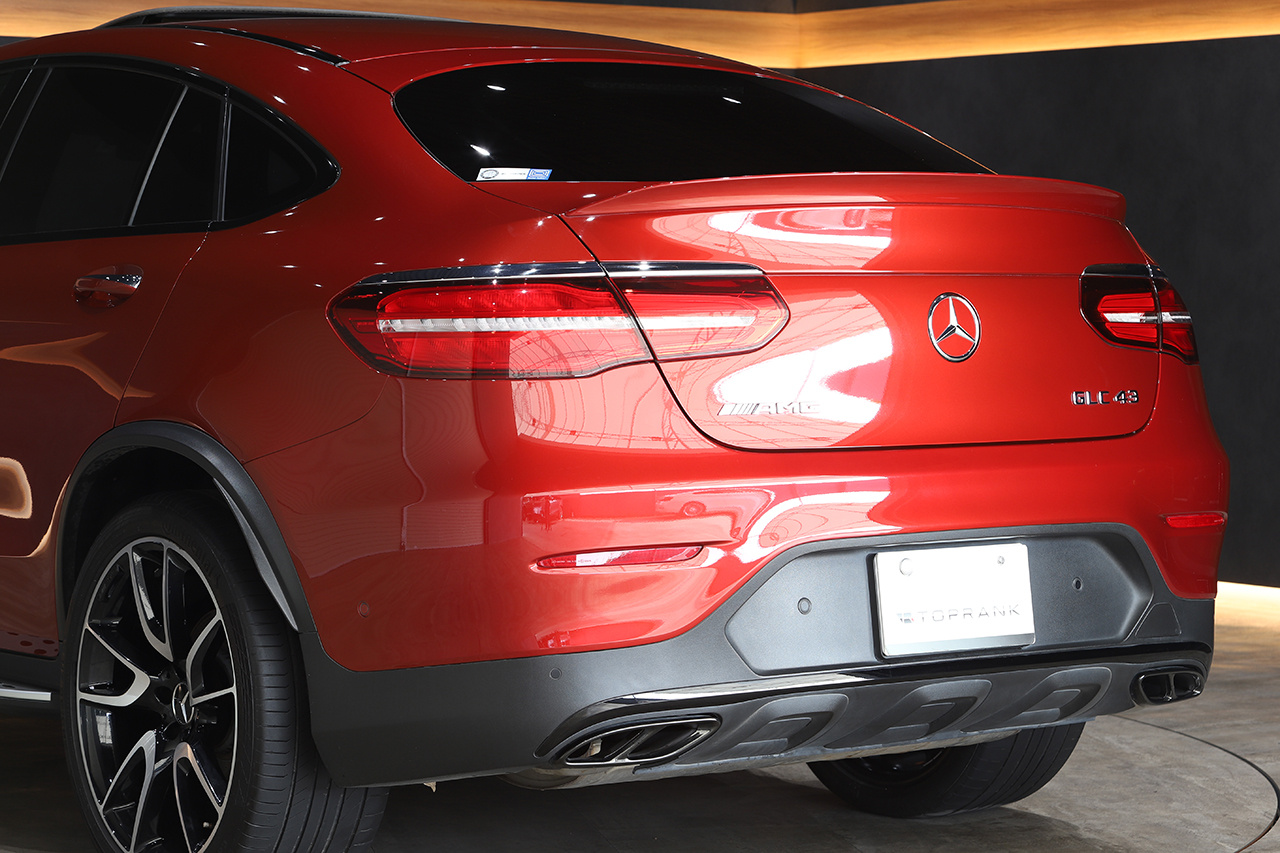 2017 Mercedes-AMG glc-class null