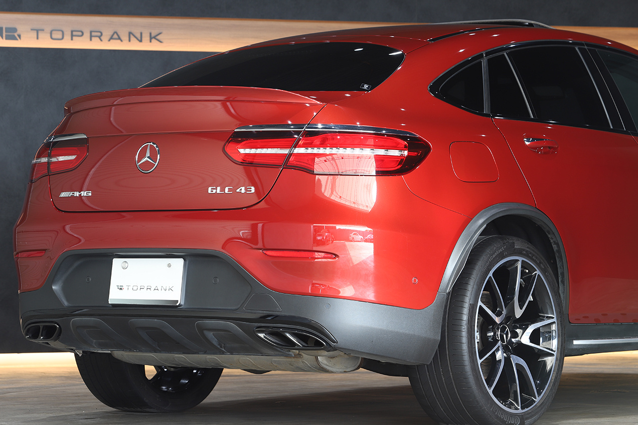2017 Mercedes-AMG glc-class null