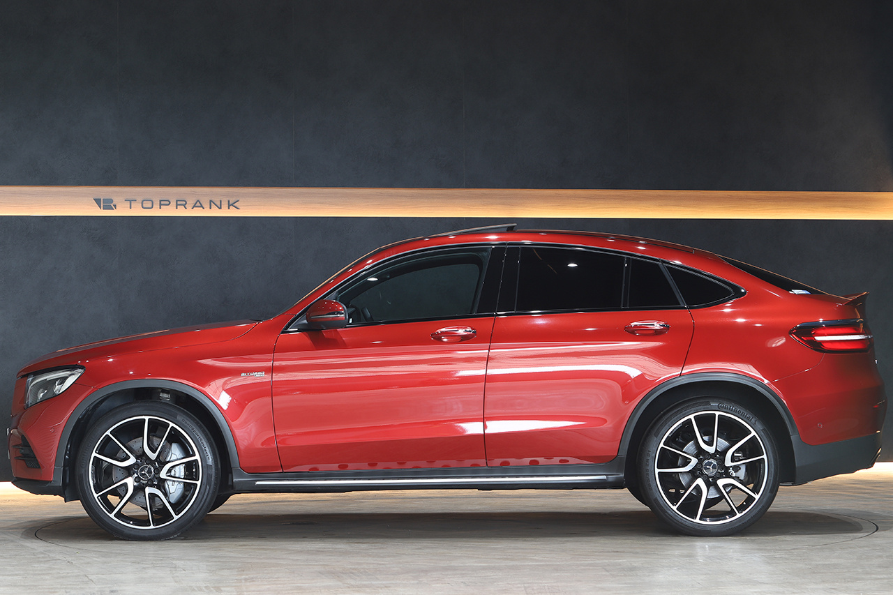 2017 Mercedes-AMG glc-class null