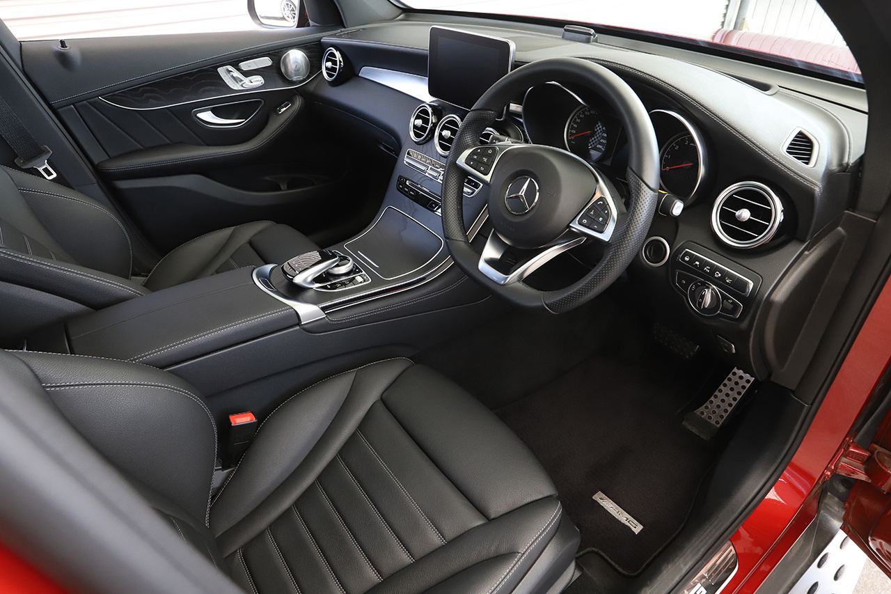 2017 Mercedes-AMG glc-class null