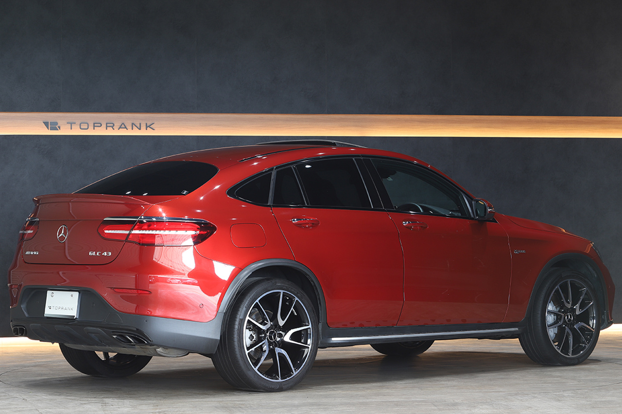 2017 Mercedes-AMG glc-class null