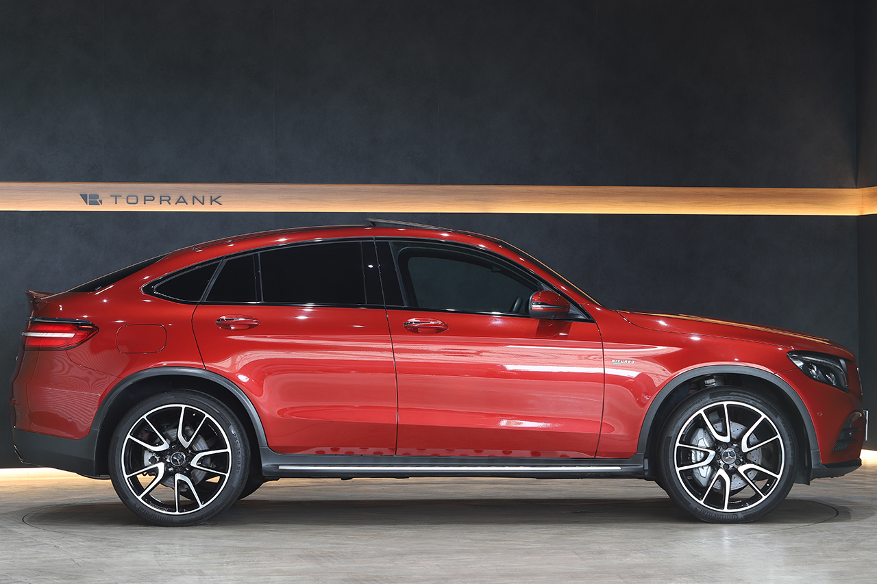 2017 Mercedes-AMG glc-class null