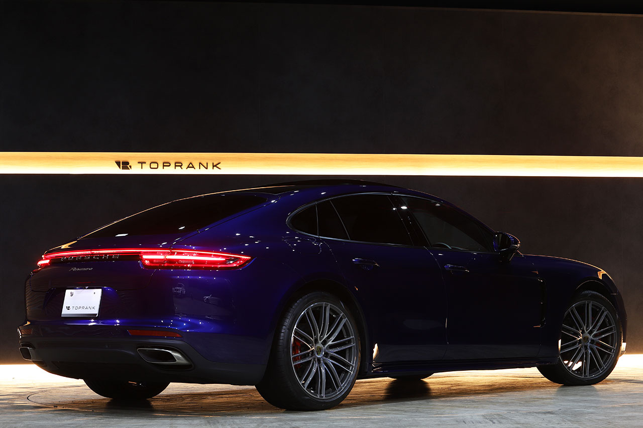 2020 Porsche PANAMERA 