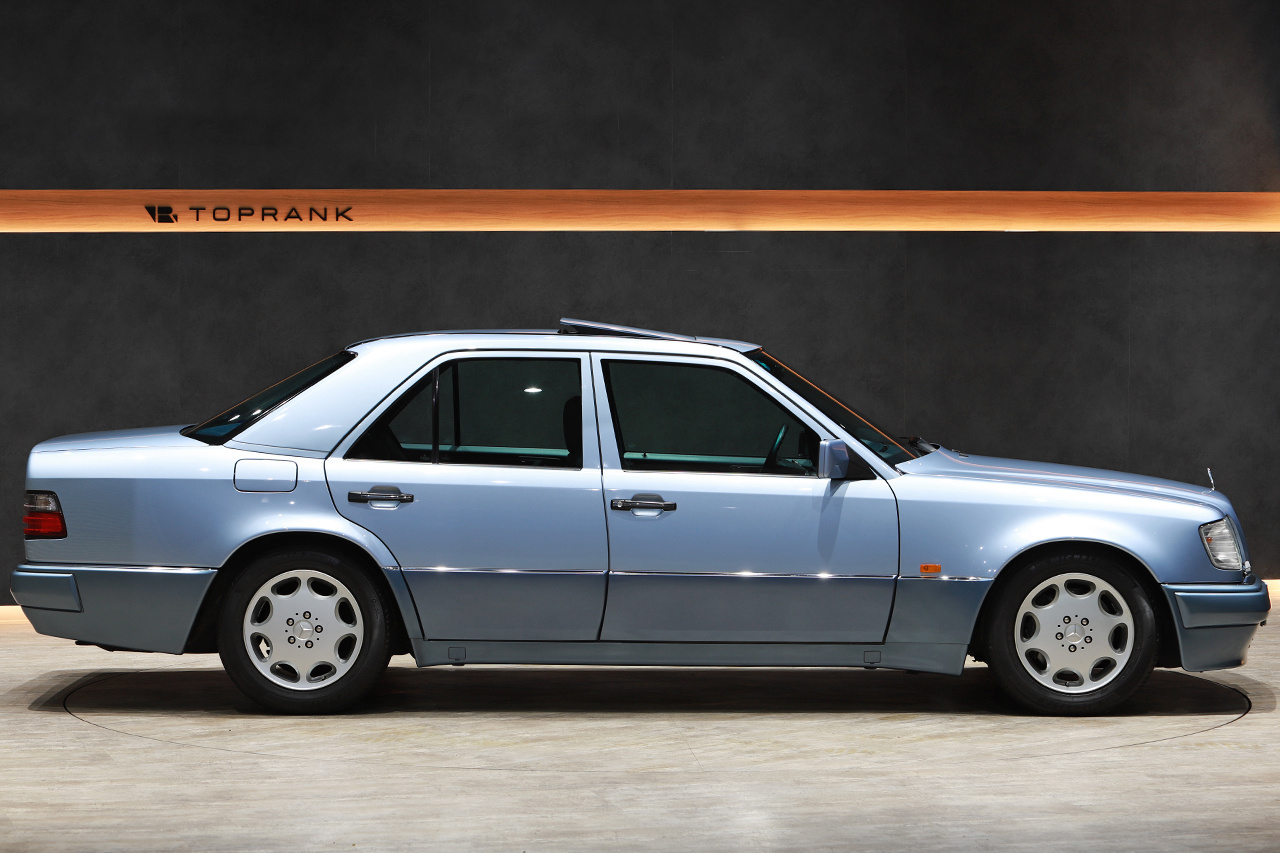 1994 Mercedes-Benz E CLASS null