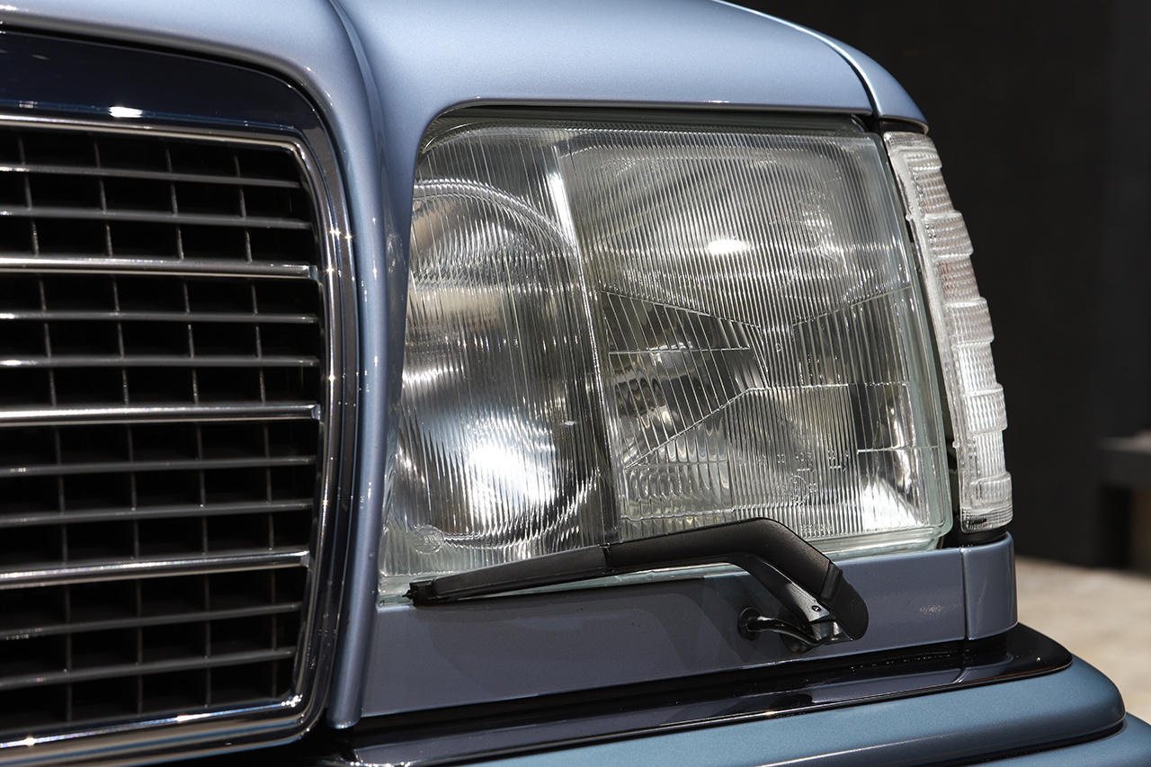 1994 Mercedes-Benz E CLASS null