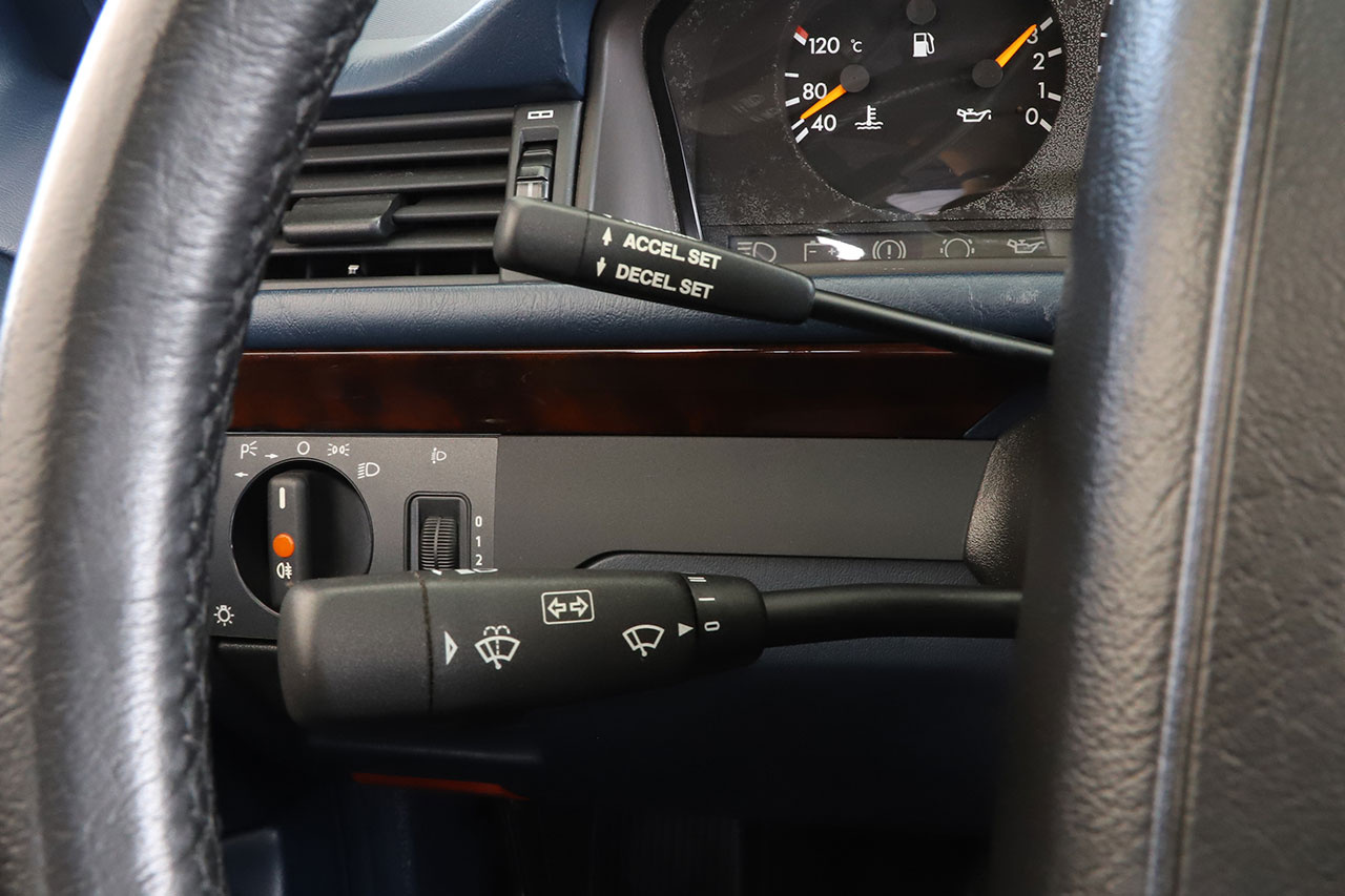 1994 Mercedes-Benz E CLASS null