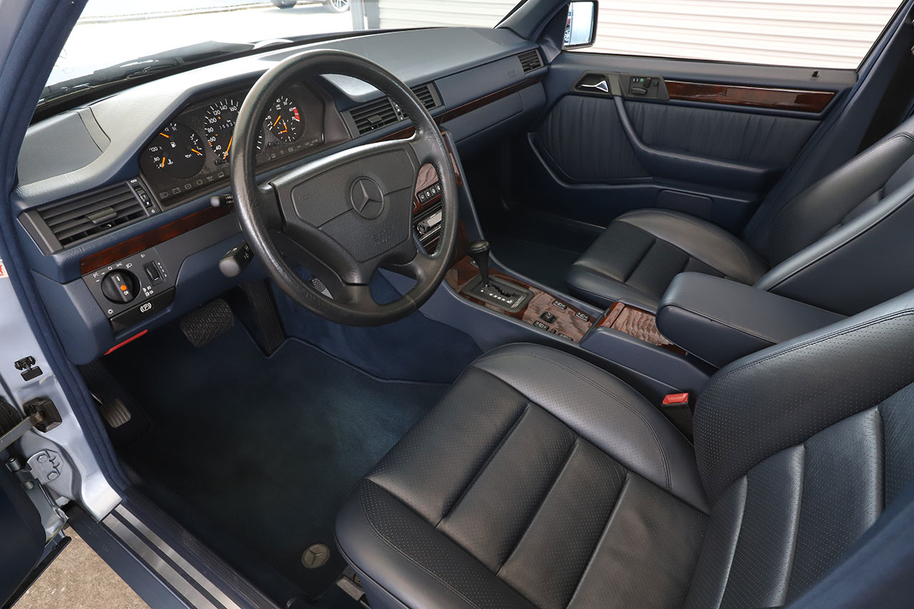 1994 Mercedes-Benz E CLASS null