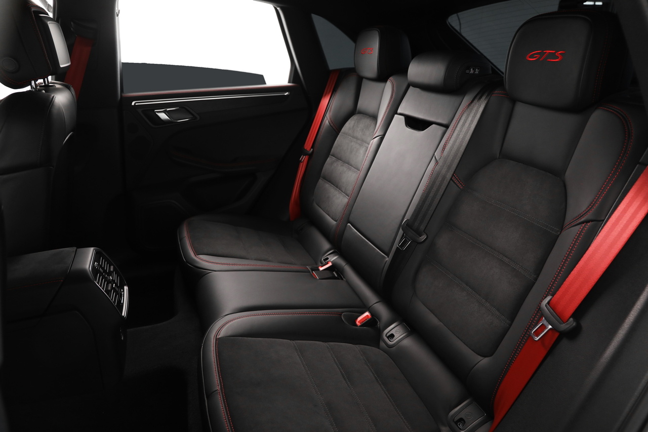 2021 Porsche MACAN null