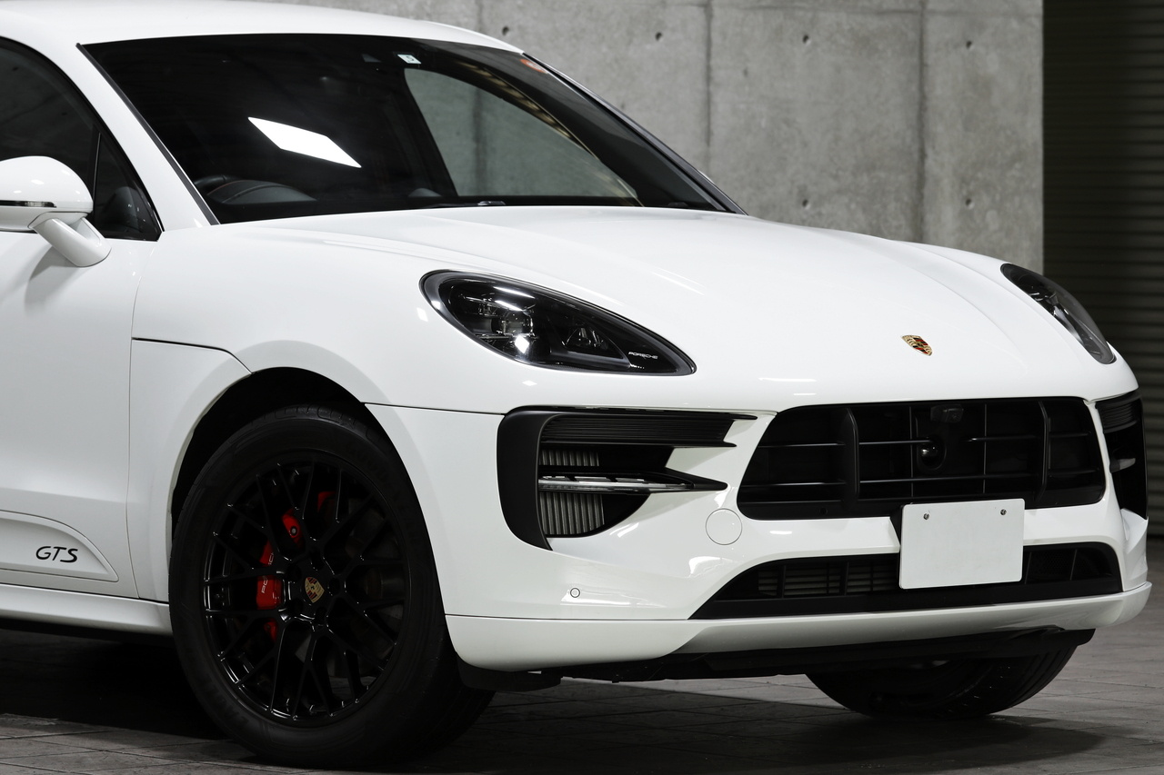 2021 Porsche MACAN null