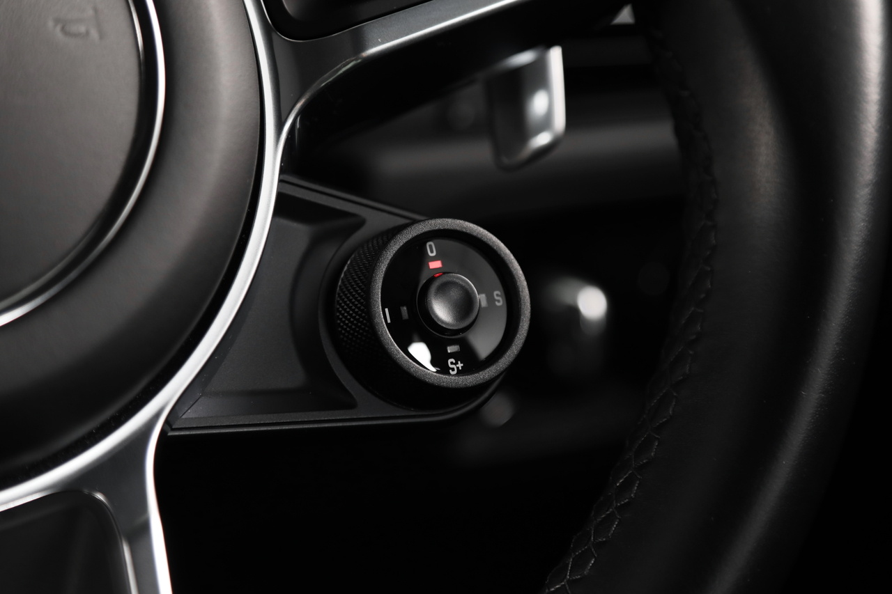 2021 Porsche MACAN null