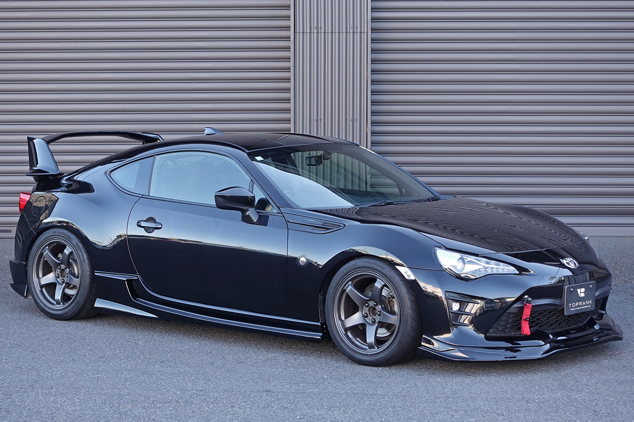 2018 Toyota 86 ZN6 86 GT, Varis Front Lip Spoiler, Enkei 17 Inch Wheels, Kakimoto Muffler