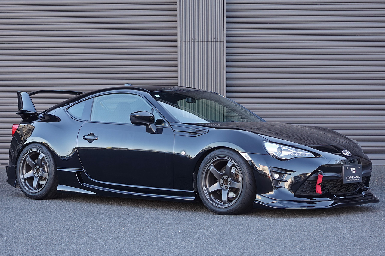 2018 Toyota 86 ZN6 86 GT, Varis Front Lip Spoiler, Enkei 17 Inch Wheels, Kakimoto Muffler