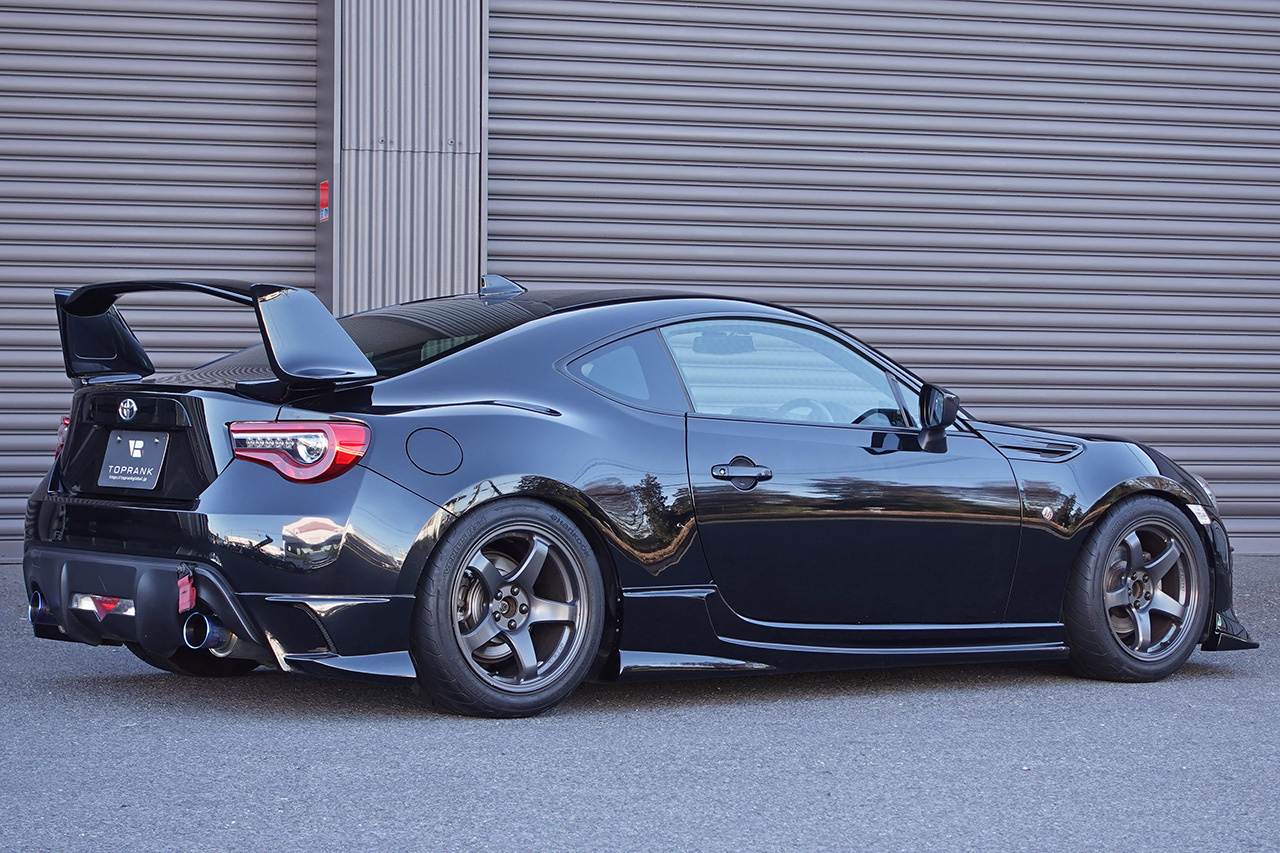 2018 Toyota 86 ZN6 86 GT, Varis Front Lip Spoiler, Enkei 17 Inch Wheels, Kakimoto Muffler