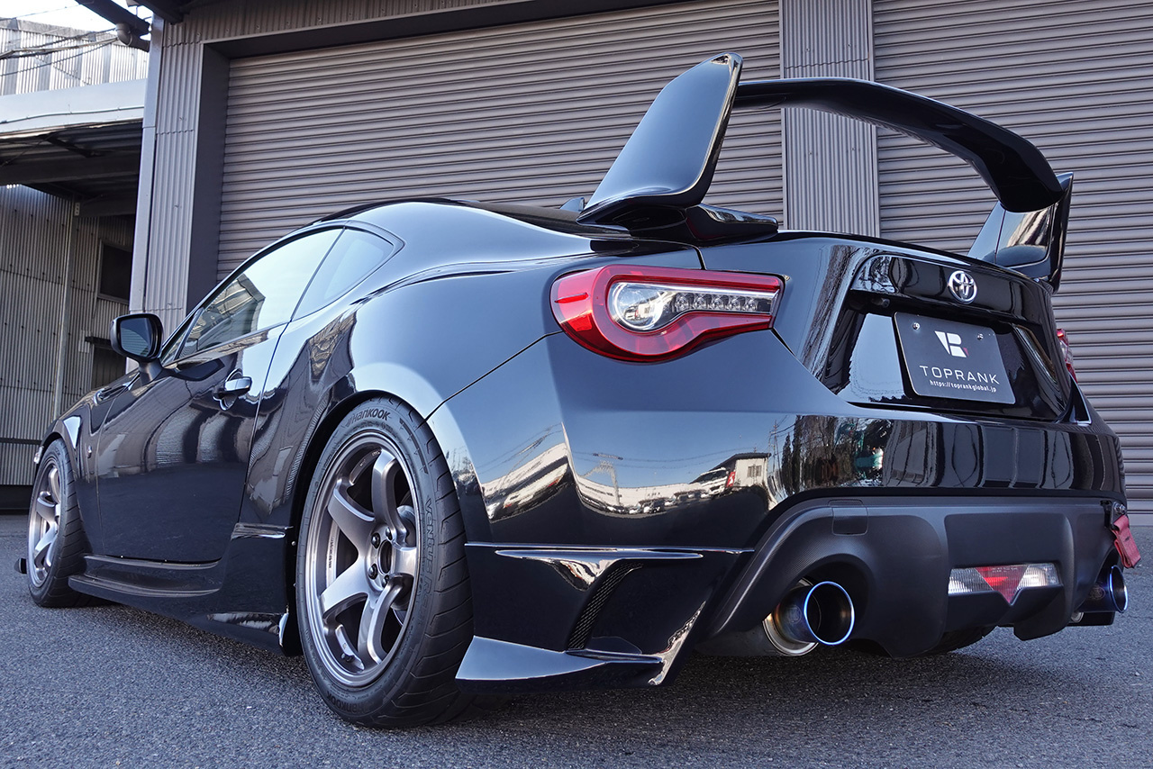 2018 Toyota 86 ZN6 86 GT, Varis Front Lip Spoiler, Enkei 17 Inch Wheels, Kakimoto Muffler