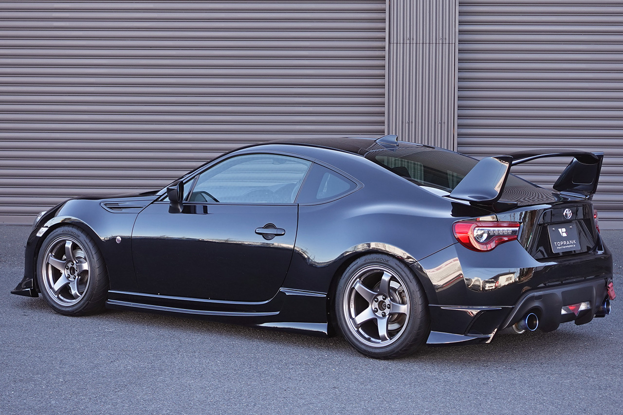2018 Toyota 86 ZN6 86 GT, Varis Front Lip Spoiler, Enkei 17 Inch Wheels, Kakimoto Muffler